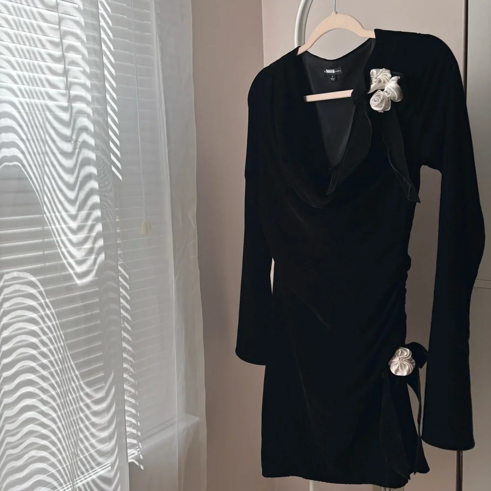 For Love & Lemons Black Velvet Mini Dress Size S - Tamera Cowl Neck Bell Sleeve - Picture 6 of 7